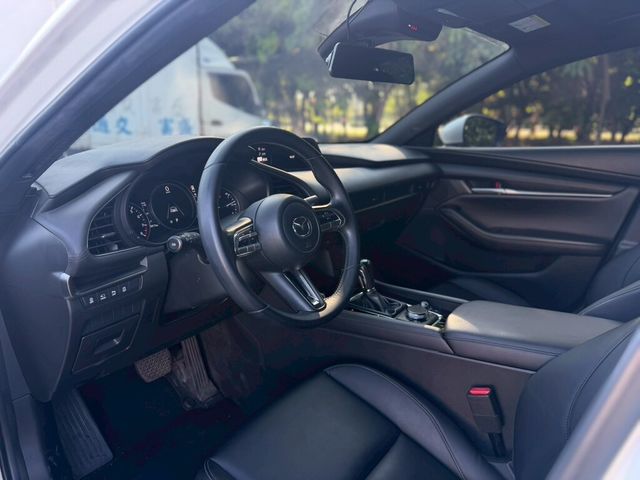 MAZDA馬自達 MAZDA 3  第6張相片