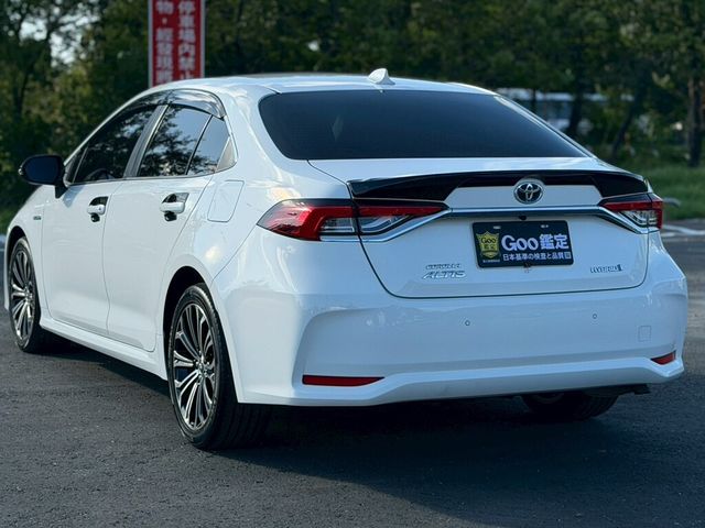 TOYOTA豐田 COROLLA ALTIS HYBRID  第2張相片