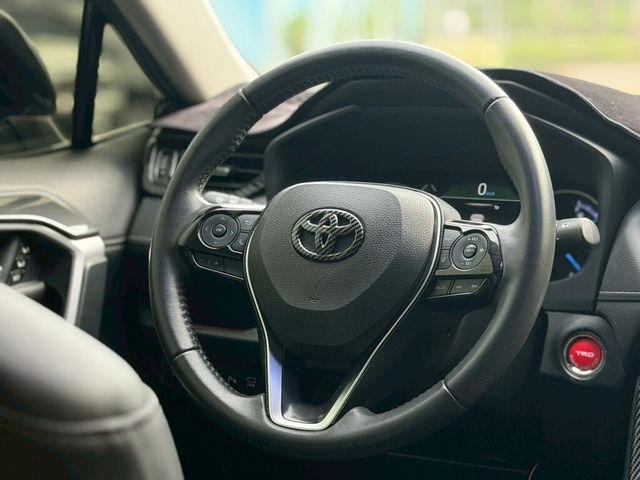 TOYOTA豐田 RAV4  第3張相片