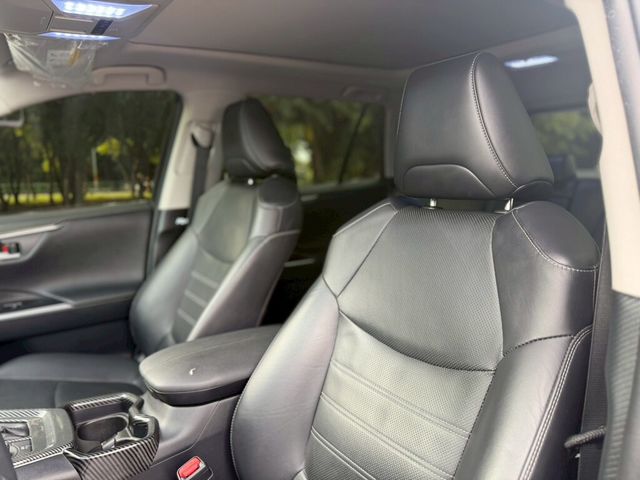 TOYOTA豐田 RAV4  第7張相片