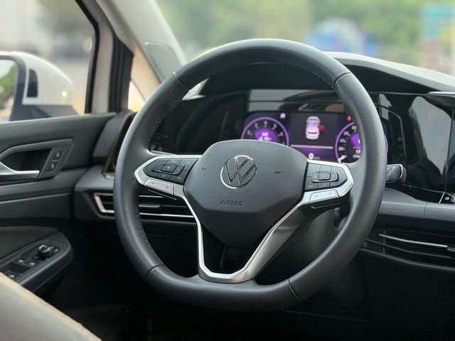 VOLKSWAGEN福斯 GOLF  第3張相片