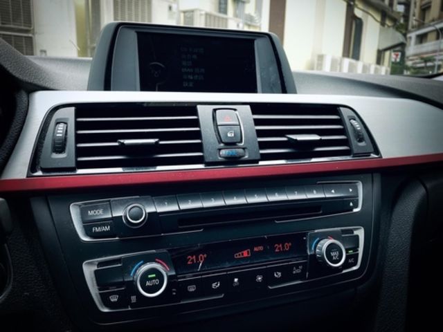 BMW寶馬 320I COUPE  第11張相片