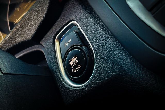 BMW寶馬 320I COUPE  第13張相片