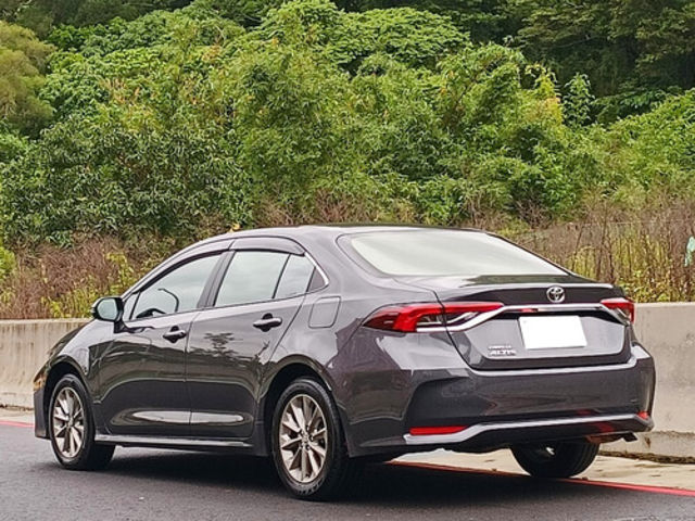 TOYOTA豐田 ALTIS  第2張相片