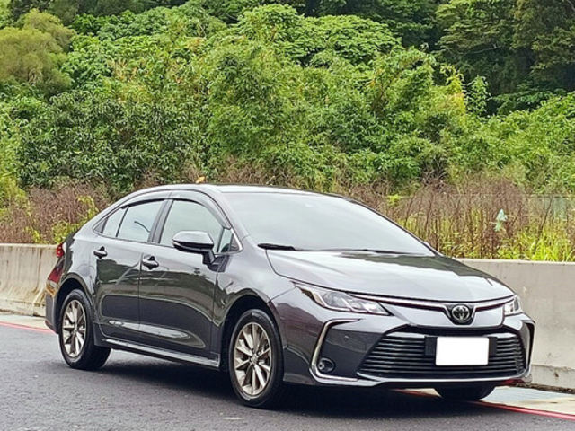 TOYOTA豐田 ALTIS  第3張相片