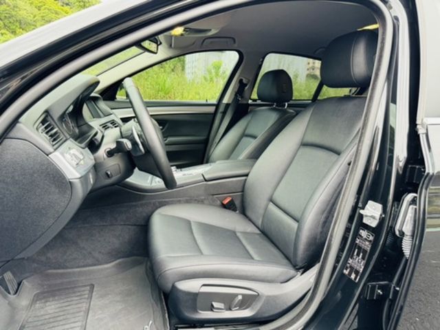 BMW寶馬 520D  第9張相片