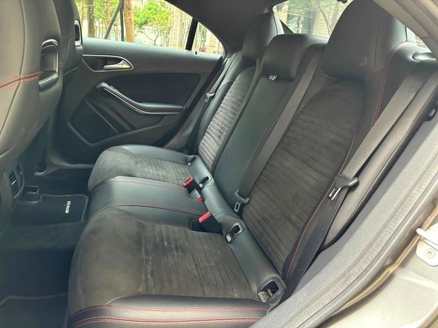 M-BENZ賓士 CLA250  第7張相片