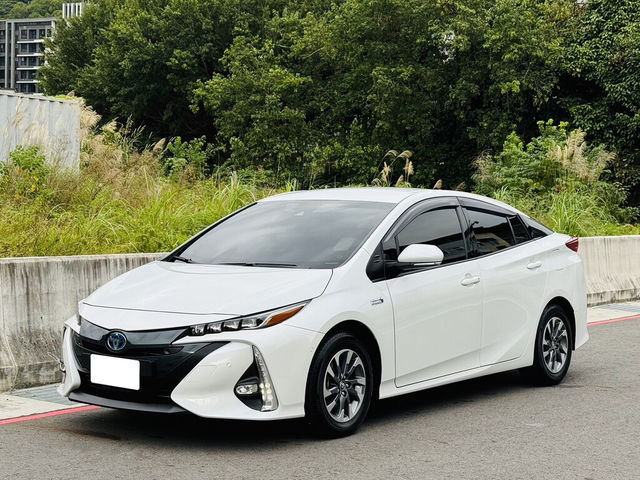 TOYOTA豐田 PRIUS PHV  第1張相片