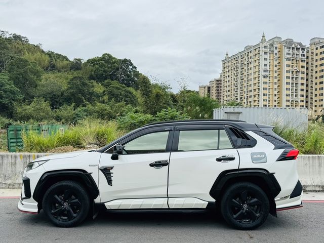 TOYOTA豐田 RAV4  第2張相片