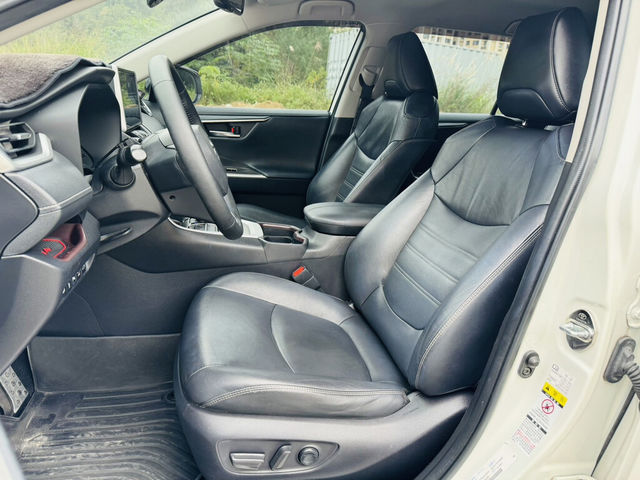 TOYOTA豐田 RAV4  第8張相片