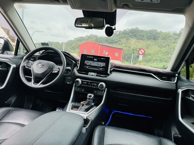 TOYOTA豐田 RAV4  第9張相片
