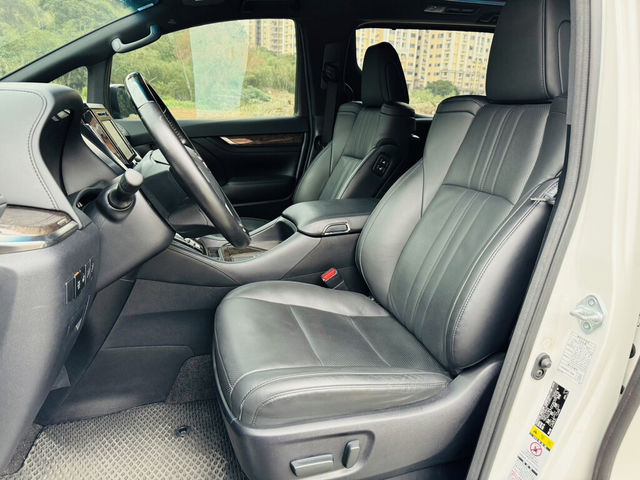 TOYOTA豐田 ALPHARD  第6張相片