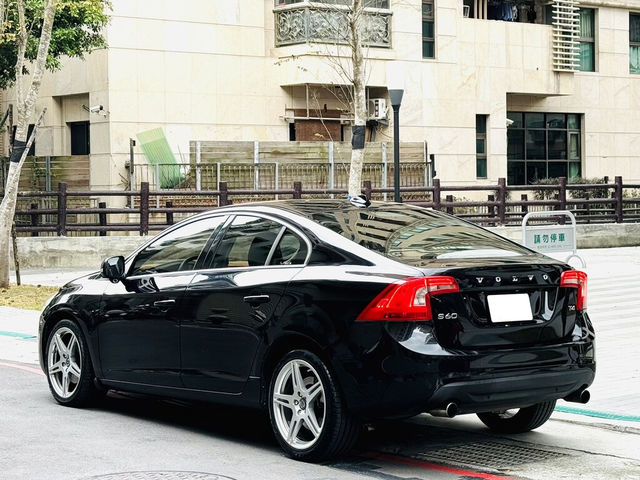 VOLVO富豪 S60  第3張相片