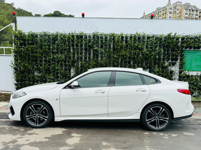 BMW寶馬 218I M SPORT  第2張相片