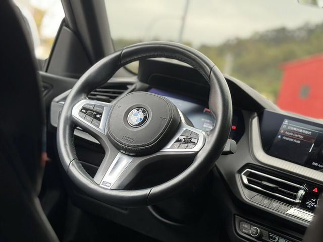 BMW寶馬 218I M SPORT  第10張相片
