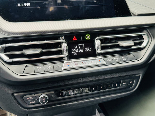 BMW寶馬 218I M SPORT  第13張相片