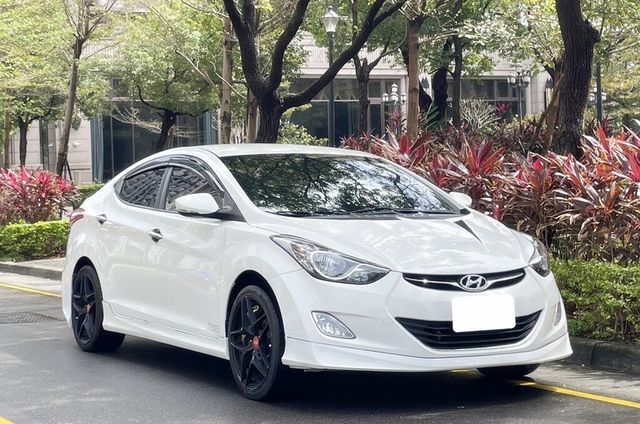 HYUNDAI現代 ELANTRA  第5張相片