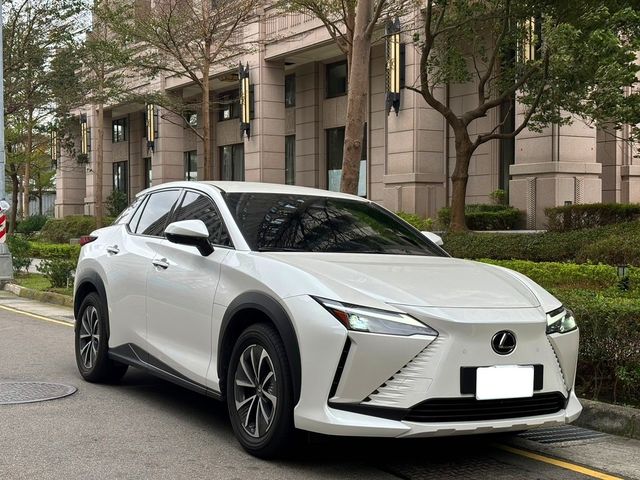 LEXUS凌志 RX450HL  第5張相片