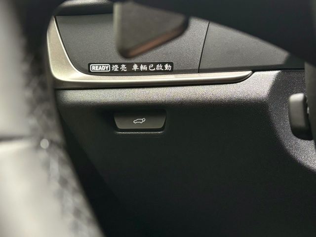LEXUS凌志 RX450HL  第17張相片
