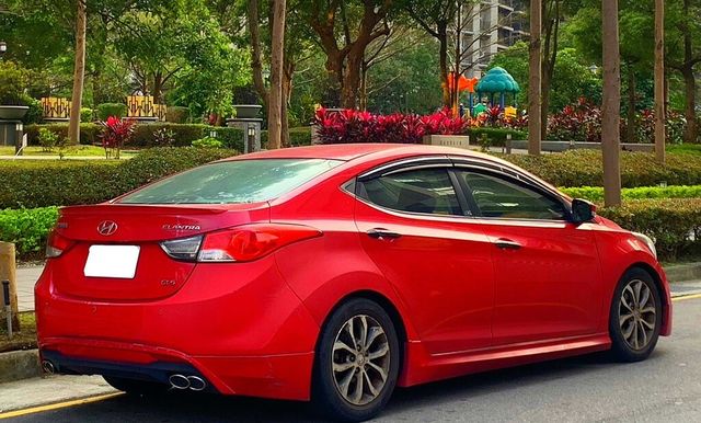HYUNDAI現代 ELANTRA  第4張相片