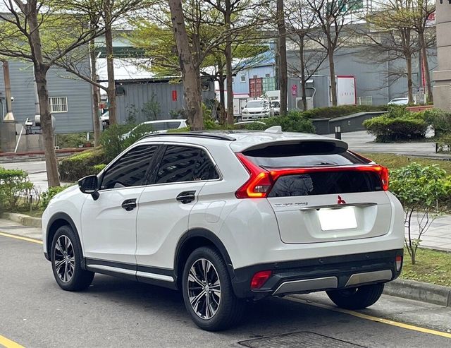 MITSUBISHI三菱 ECLIPSE  第2張相片