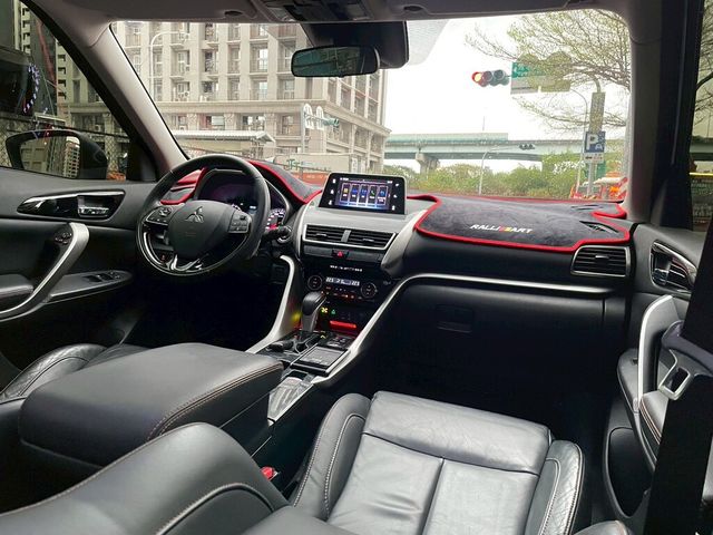 MITSUBISHI三菱 ECLIPSE  第7張相片