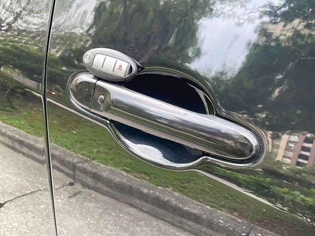 NISSAN日產 TIIDA  第12張相片