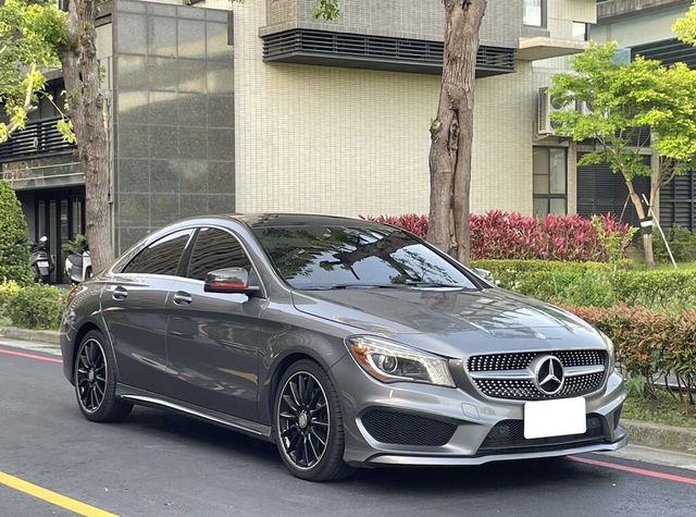 M-BENZ賓士 CLA250  第3張相片