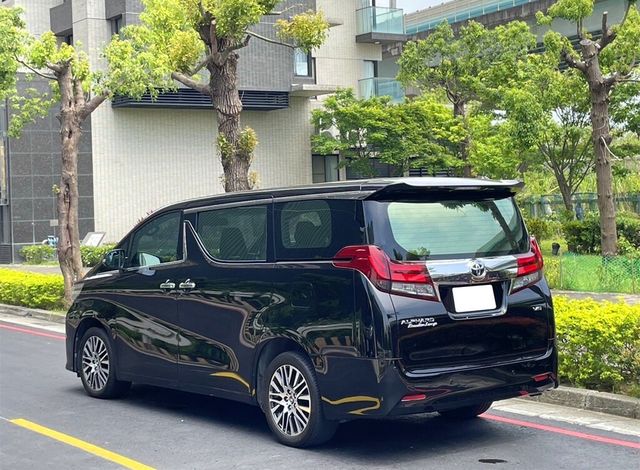 TOYOTA豐田 ALPHARD  第2張相片
