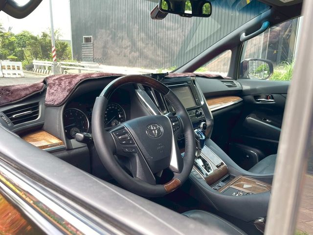 TOYOTA豐田 ALPHARD  第5張相片