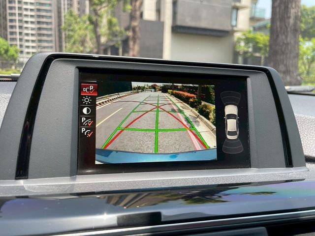 BMW寶馬 318IA  第19張相片