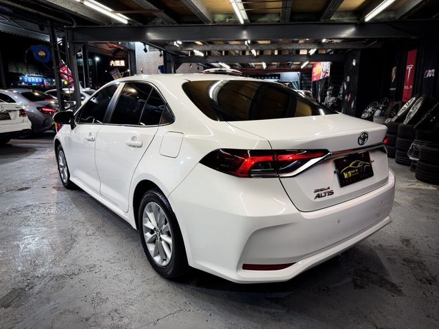 TOYOTA豐田 ALTIS  第2張相片