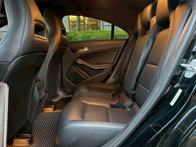 M-BENZ賓士 CLA250  第9張相片