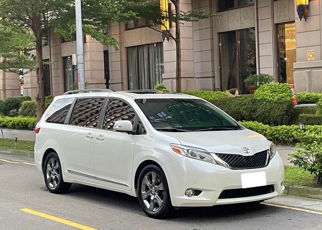 TOYOTA豐田 SIENNA  第3張相片