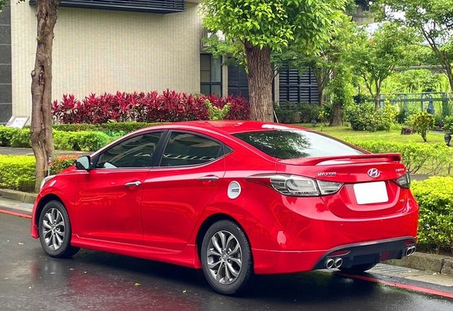 HYUNDAI現代 ELANTRA  第2張相片