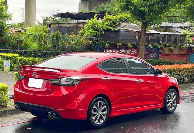 HYUNDAI現代 ELANTRA  第4張相片