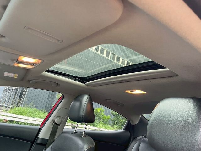 HYUNDAI現代 ELANTRA  第15張相片