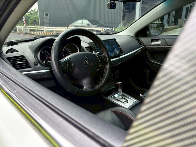 MITSUBISHI三菱 LANCER IO  第5張相片