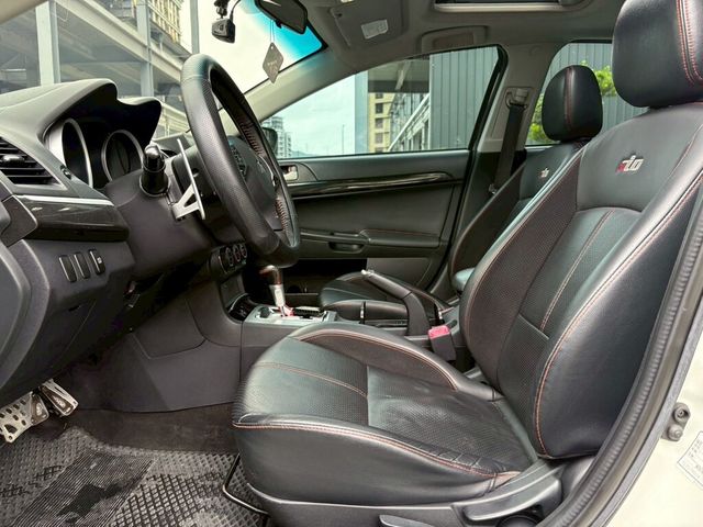 MITSUBISHI三菱 LANCER IO  第6張相片
