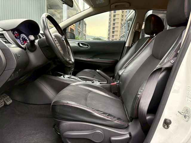 NISSAN日產 TIIDA  第7張相片