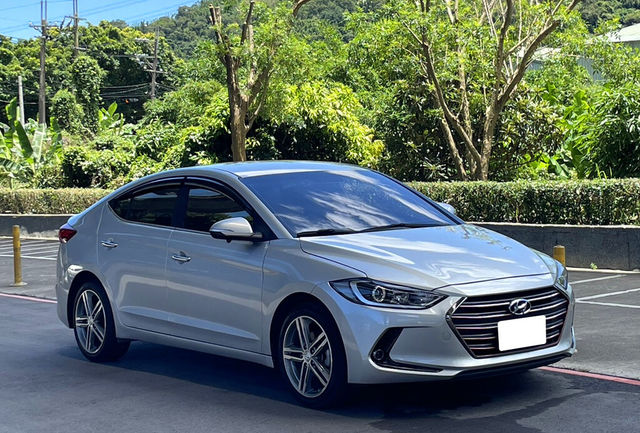 HYUNDAI現代 ELANTRA  第3張相片