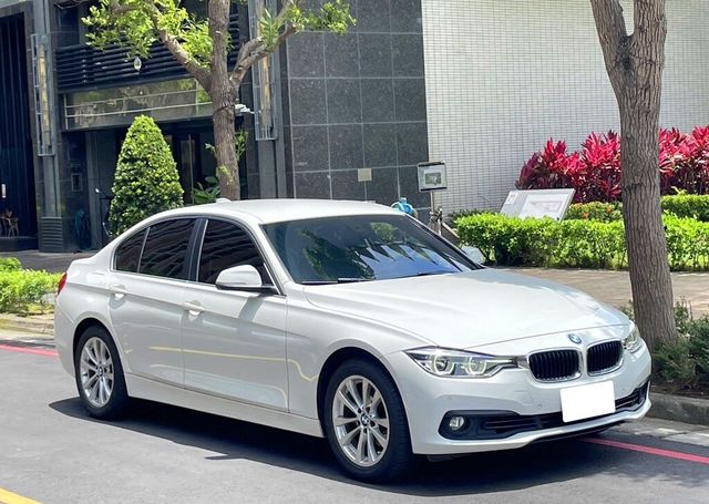 BMW寶馬 320I LCI  第3張相片