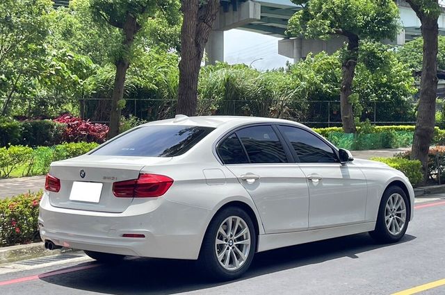 BMW寶馬 320I LCI  第4張相片