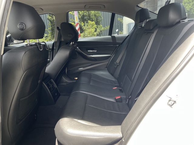 BMW寶馬 320I LCI  第10張相片