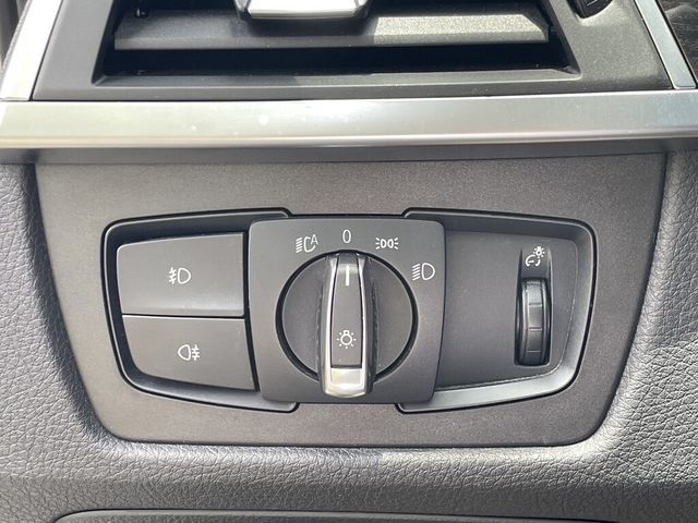 BMW寶馬 320I LCI  第16張相片