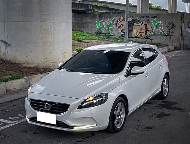 VOLVO富豪 V40  第3張相片