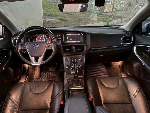 VOLVO富豪 V40  第10張相片