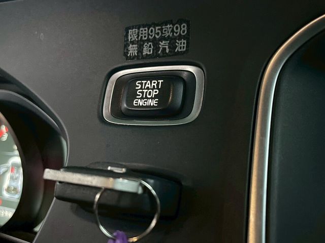 VOLVO富豪 V40  第14張相片