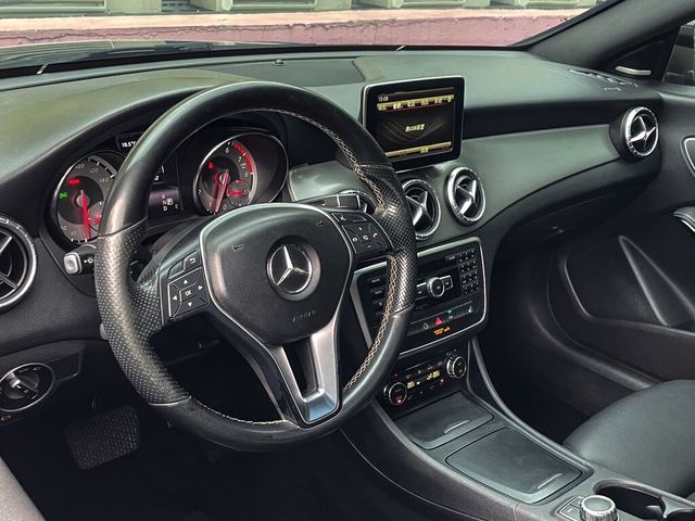 M-BENZ賓士 CLA250  第5張相片