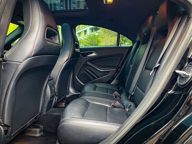 M-BENZ賓士 CLA250  第7張相片